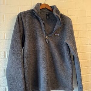 Patagonia Women’s dark blue fleece 1/4 zip